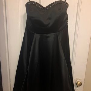 Black Strapless Mini Ball Gown